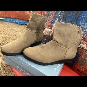 Shade brown booties
